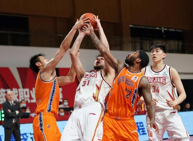 阿森纳逼迫 阿森纳逼迫